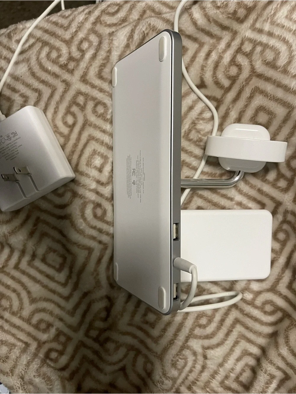 3-in-1 White Wireless Charging Stand with Apple Watch Dock